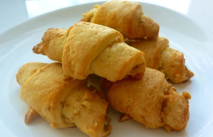 Рогалики з горішками