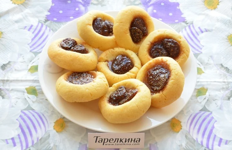 Печенье с клубничным вареньем