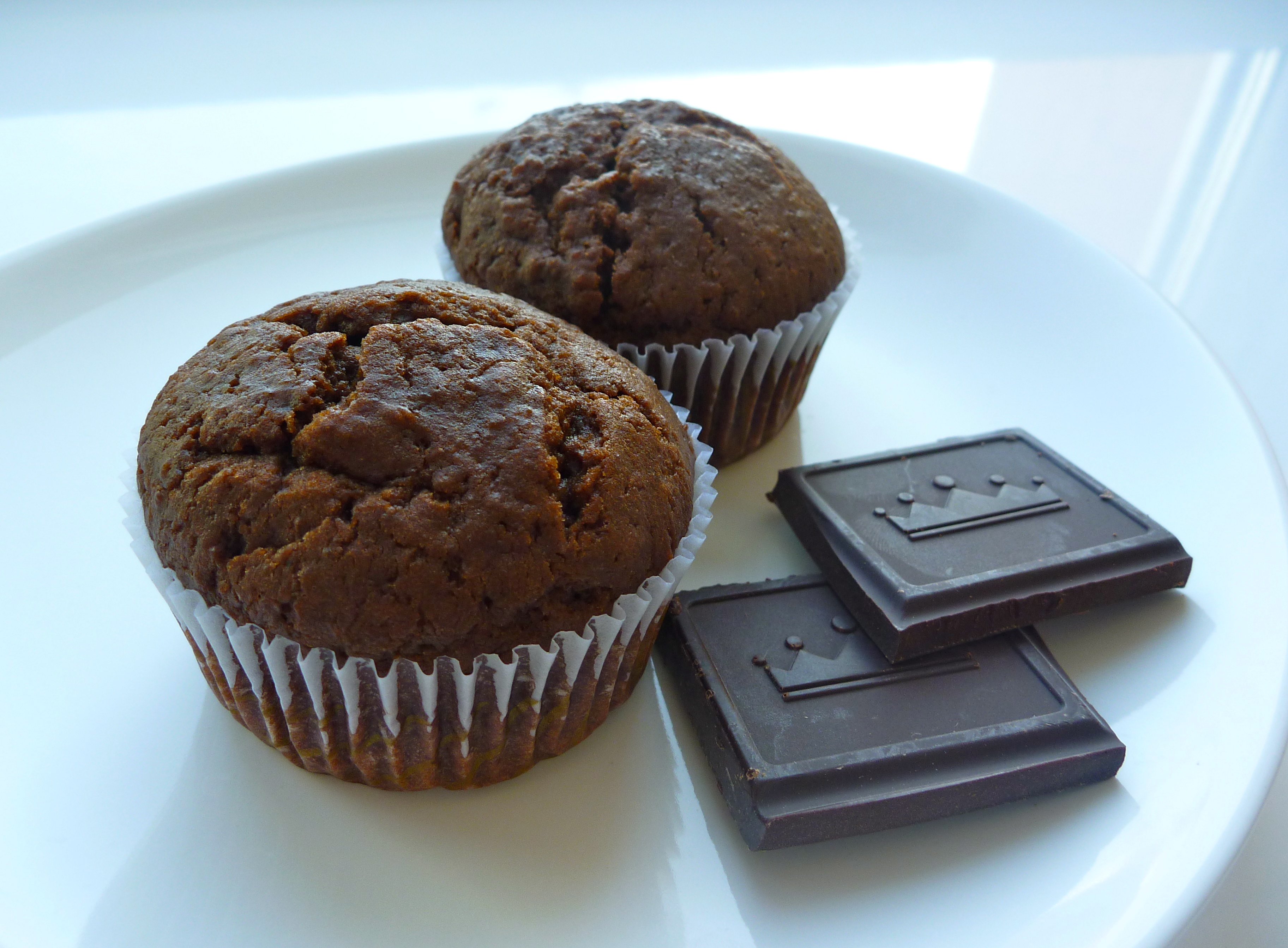 Рецепт очень шоколадных маффинов - Маффины от ЕДА